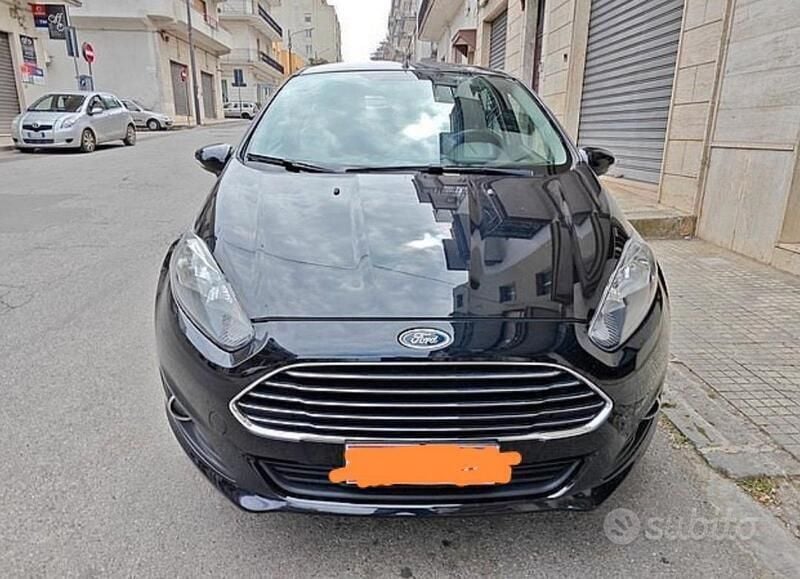 Usata Ford Fiesta 60 CV (44 kW) 2014 Blu Utilitaria