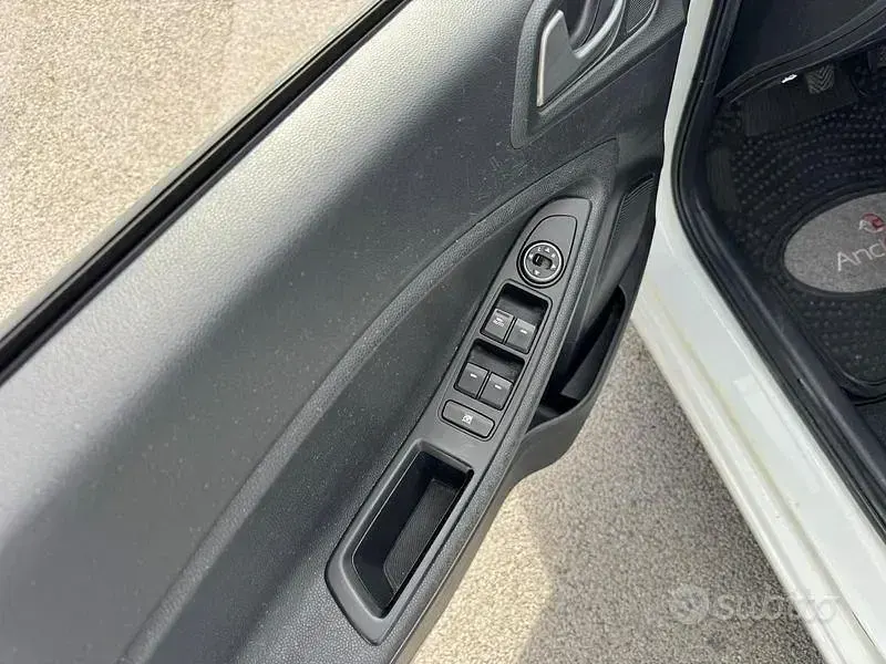 Usata Hyundai i20 Style 75 CV (55 kW) 2017 Bianco Berlina