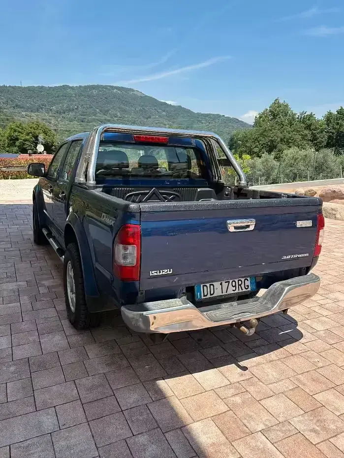 Usata Isuzu D-Max 131 CV (96 kW) 2006 Bluazzurro Cabrio