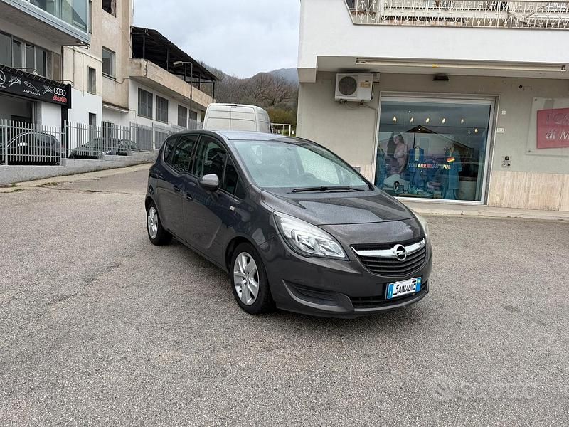 Usata Opel Meriva Innovation 95 CV (69 kW) 2017 Grigio Monovolume