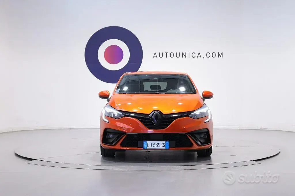 Käytetty Renault Clio V R.S. 91 HP (66 kW) 2021 Oranssi Sedan