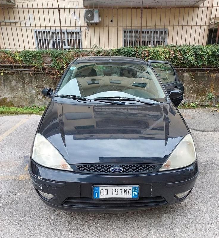 Usata Ford Focus 100 CV (73 kW) 2002 Nero Berlina