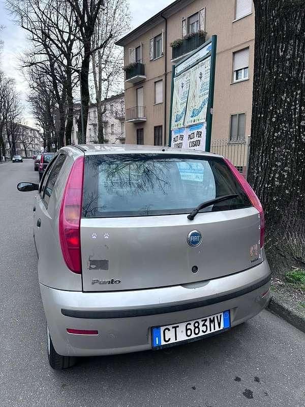 Usata Fiat Doblò 65 CV (47 kW) 2005 Monovolume