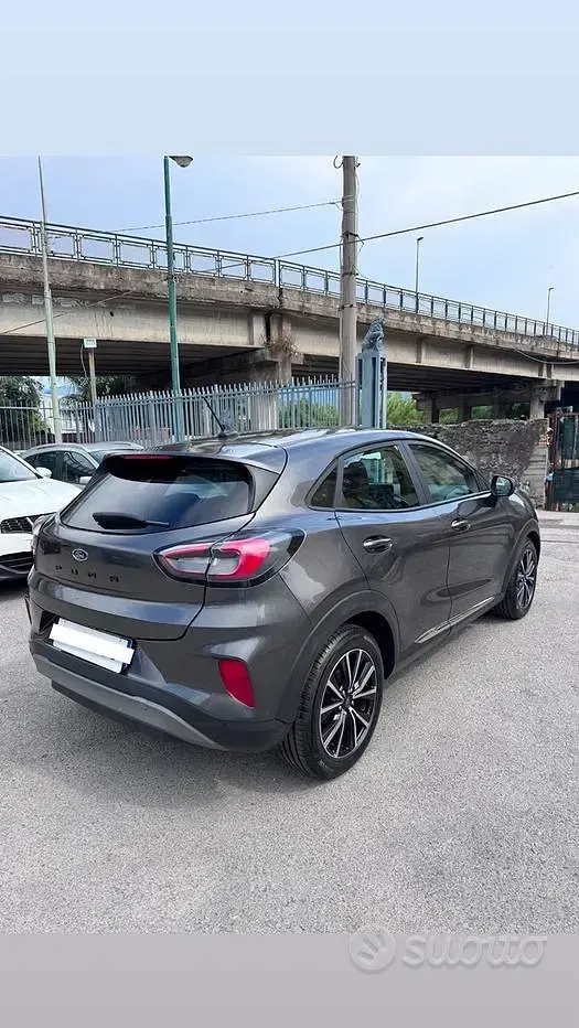 Usata Ford Puma 120 CV (88 kW) 2022 Grigio SUV