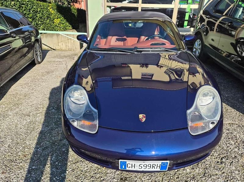 Second-hand Porsche Boxster 220 CP (161 kW) 2001 Albastru Cabrio