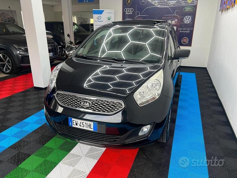 Usata Kia Venga Active 90 CV (66 kW) 2014 Nero Utilitaria