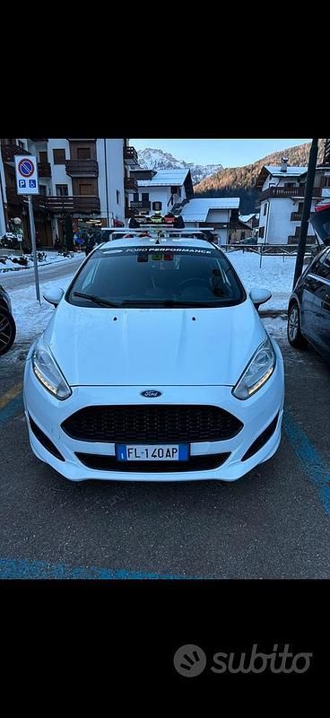 Usata Ford Fiesta ST-Line 75 CV (55 kW) 2017 Bianco Utilitaria
