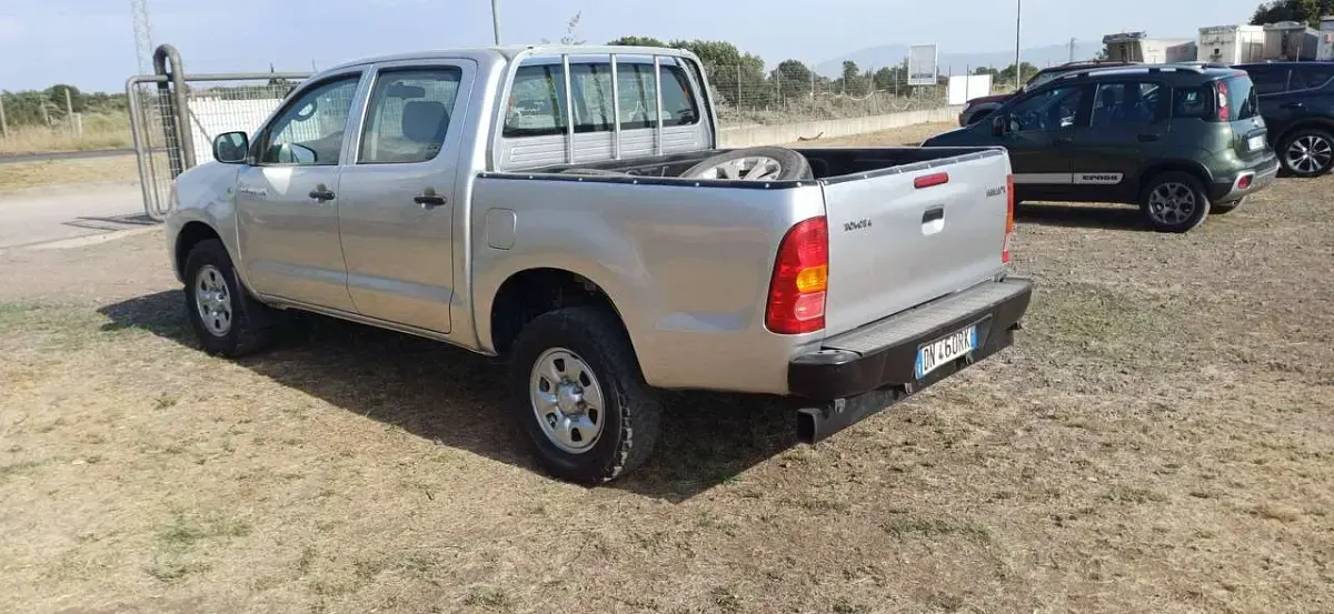Usata Toyota HiLux 120 CV (88 kW) 2008 Argento Pick-up