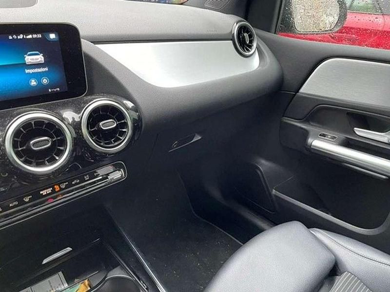 Usata Mercedes B180 116 CV (85 kW) 2019 Grigio Monovolume