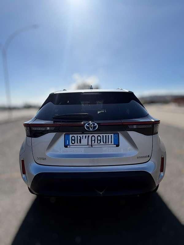 Usata Toyota Yaris Cross Trend 92 CV (67 kW) 2022 Argento SUV
