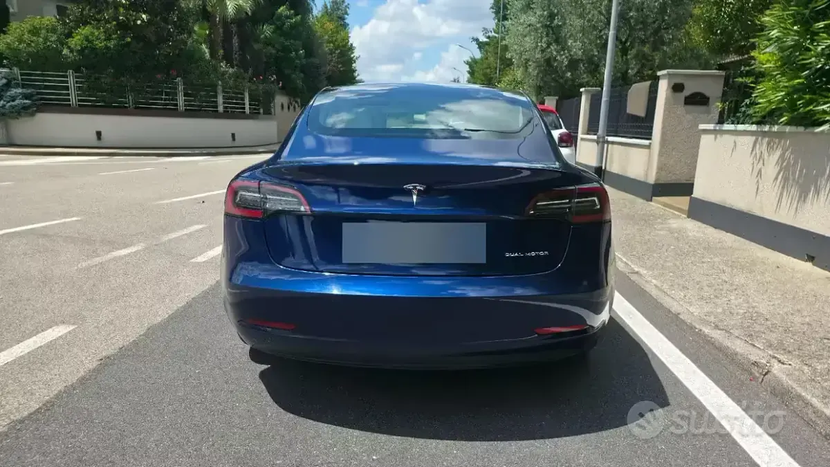 Usata Tesla Model 3 Long Range AWD 152 kW (208 CV) 2019 Bluazzurro Berlina