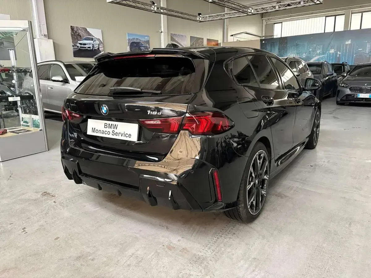 Usata BMW 118 M Sport 150 CV (110 kW) 2025 Blacksapphire metallic Utilitaria