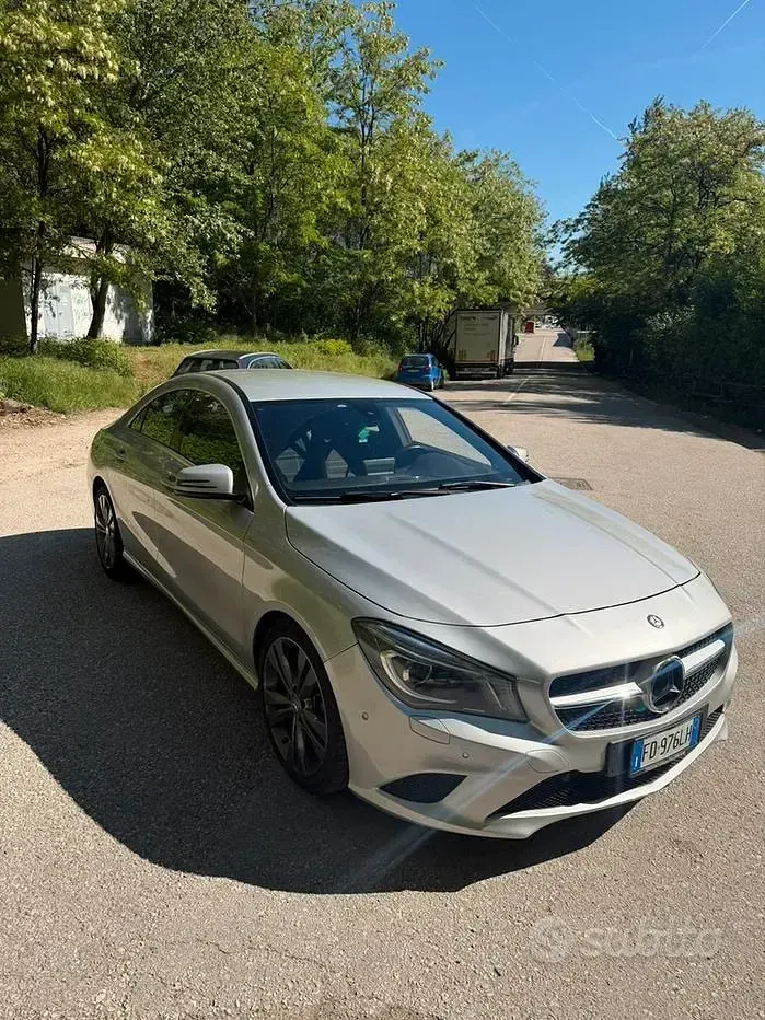 Begagnad Mercedes CLA200 136 HK (100 kW) 2016 Grå Sedan