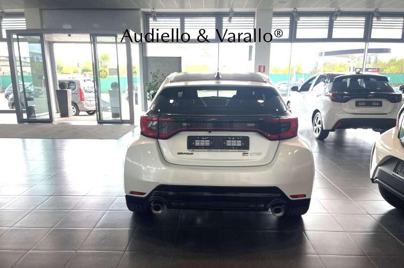 Nuova Toyota Yaris 280 CV (205 kW) 2025 Bianco Utilitaria