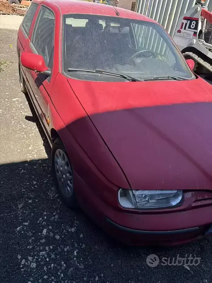 Usata Alfa Romeo 145 103 CV (75 kW) 2000 Rosso Utilitaria