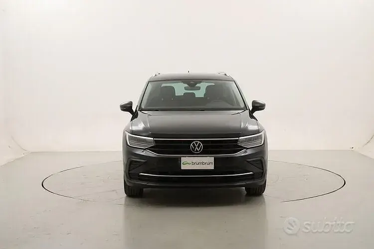 Usata VW Tiguan Life 122 CV (89 kW) 2022 Grigio SUV