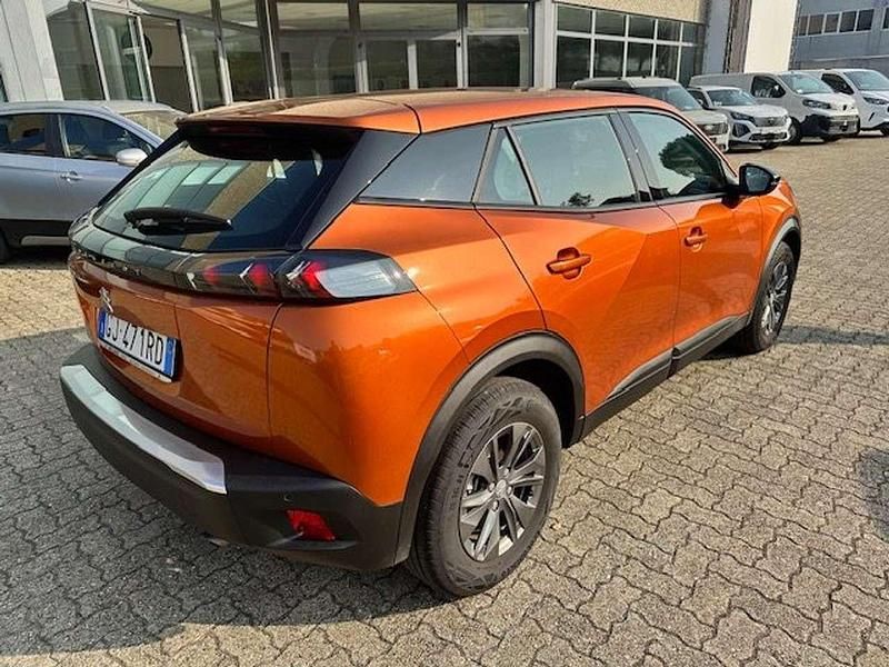 Usata Peugeot 2008 Active 102 CV (75 kW) 2022 Arancione SUV