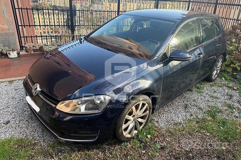 Blu Usata 2014 VW Golf VII Highline Utilitaria | 9300 € (Super prezzo) - Immagine 1/4