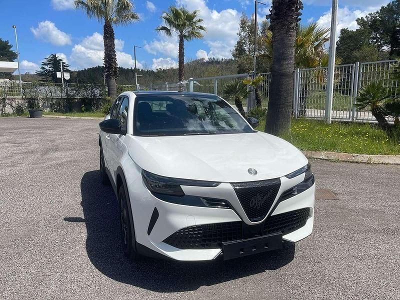 Bianco Nuova 2025 Alfa Romeo GT Junior Edizione Speciale SUV | 28.000 € (Ottimo prezzo) - Immagine 1/4