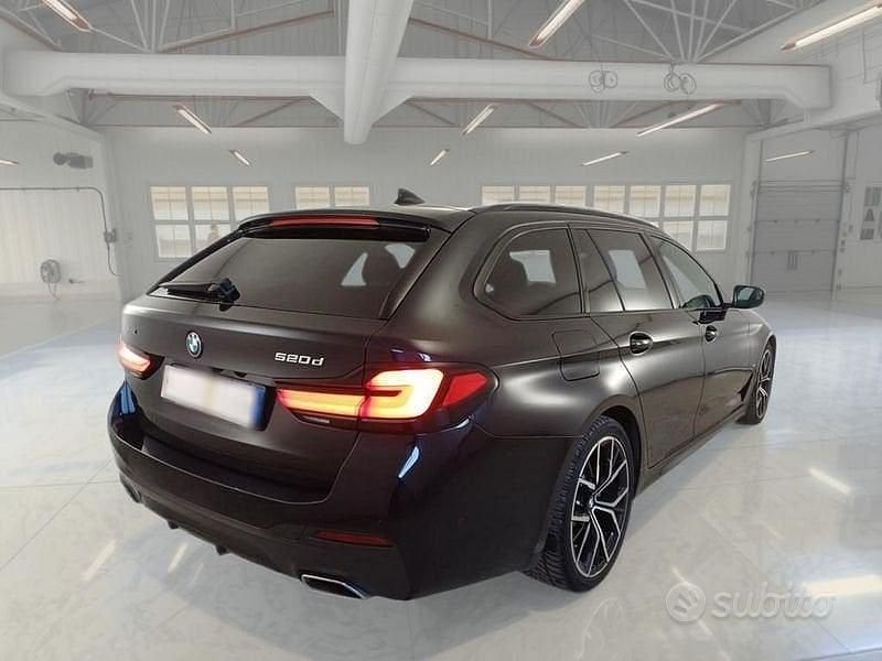 Usata BMW 520 M Sport 190 CV (139 kW) 2022 Nero Station wagon