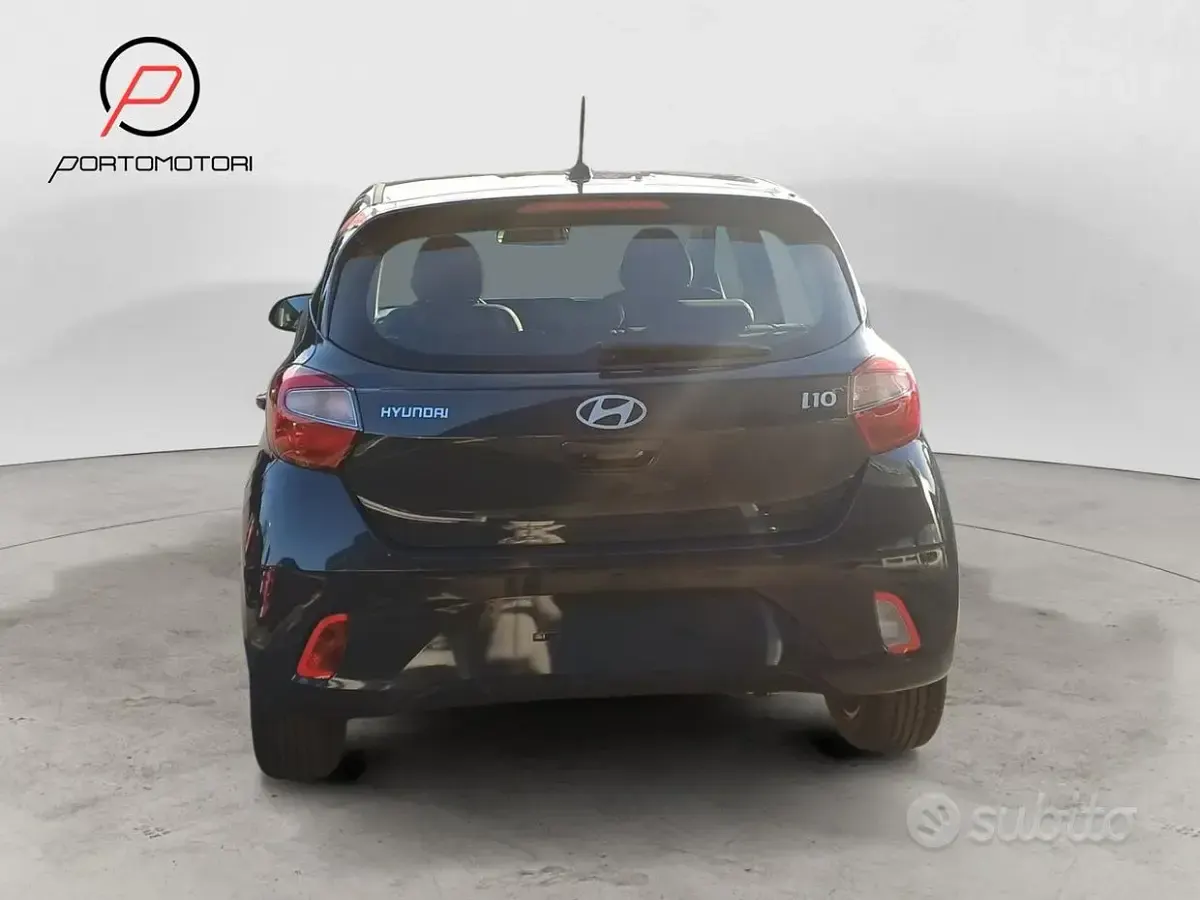 Nuova Hyundai i10 63 CV (46 kW) 2025 Grigio Utilitaria
