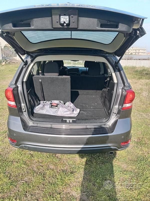 Usata Fiat Freemont 140 CV (102 kW) 2016 Grigio SUV