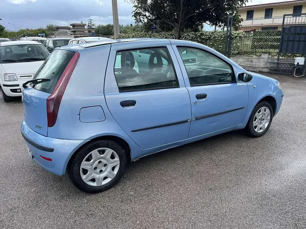 Usata Fiat Punto 60 CV (44 kW) 2006 Blu/azzurro Utilitaria