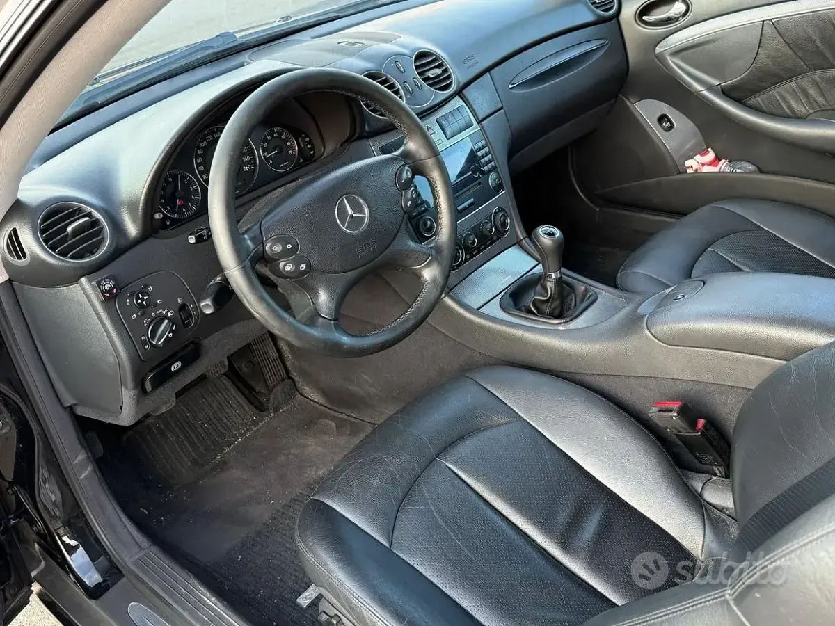 Usata Mercedes CLK240 Avantgarde 163 CV (119 kW) 2004 Nero Coupé