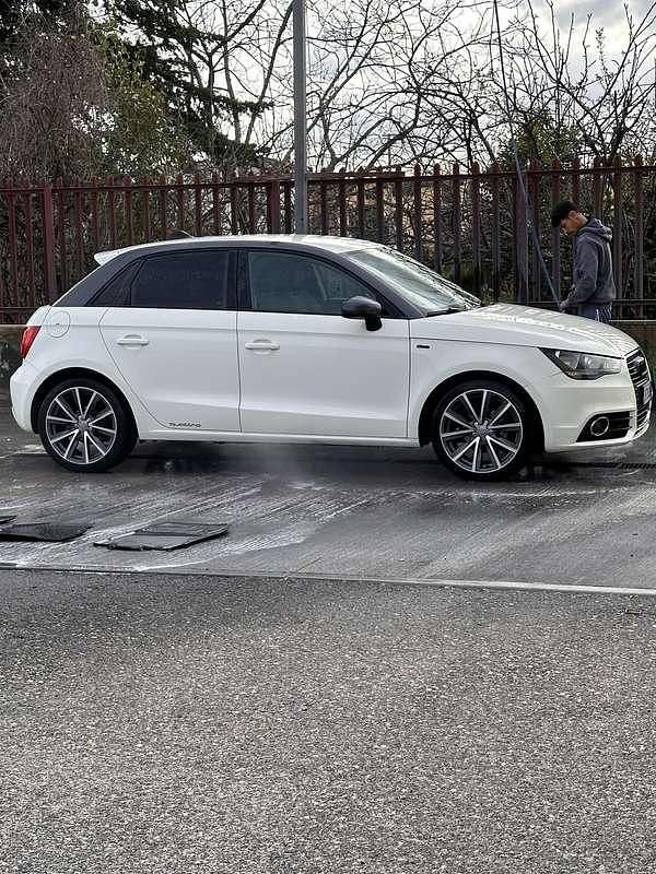 Usata Audi A1 Sportback Ambiente 90 CV (66 kW) 2012 Utilitaria