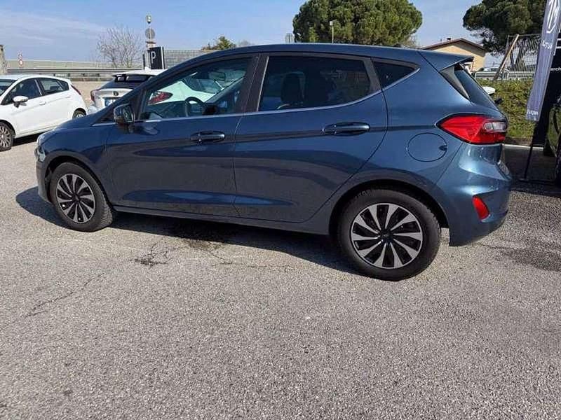 Usata Ford Fiesta Titanium 124 CV (91 kW) 2024 Blu metallizzato Utilitaria