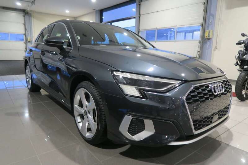 Grigio scuro met Usata 2023 Audi A3 Sportback e-tron Advanced Due volumi | 32.900 € (Buon prezzo) - Immagine 1/4