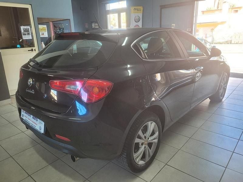 Usata Alfa Romeo Giulietta Distinctive 170 CV (125 kW) 2011 Nero Berlina