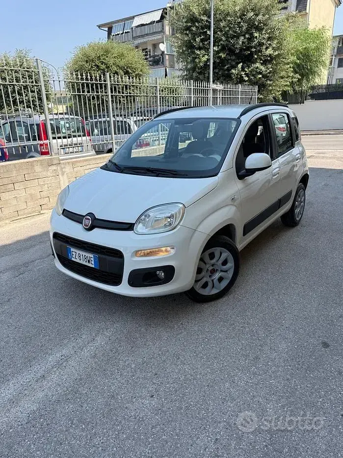 Usata Fiat Panda Lounge 80 CV (58 kW) 2015 Bianco Utilitaria