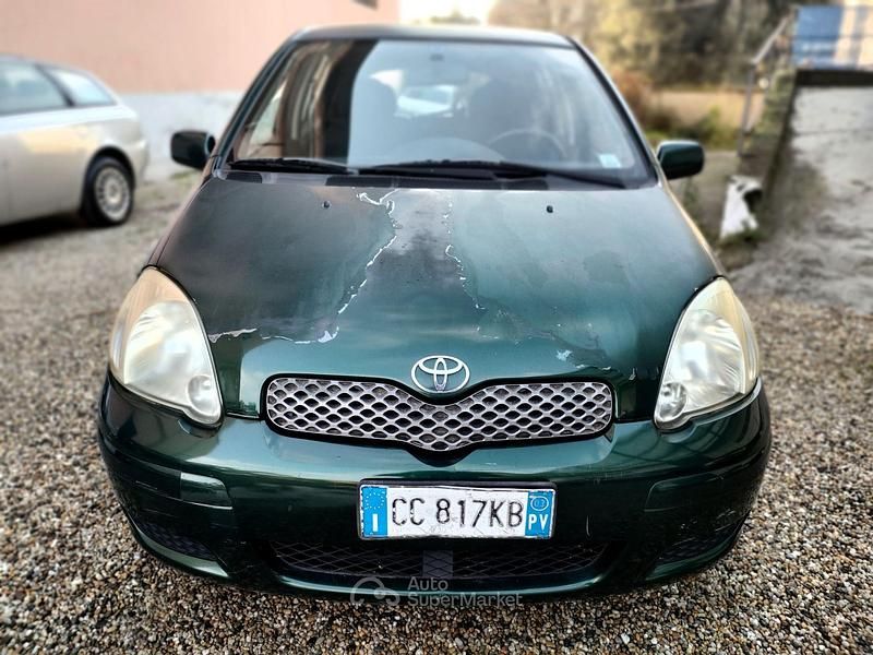 Usata Toyota Yaris Sol 75 CV (55 kW) 2003 Verde Berlina