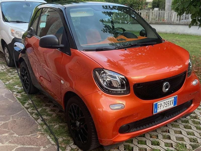 Usata Smart ForTwo Electric Drive Passion 41 kW (56 CV) 2018 Arancione Utilitaria