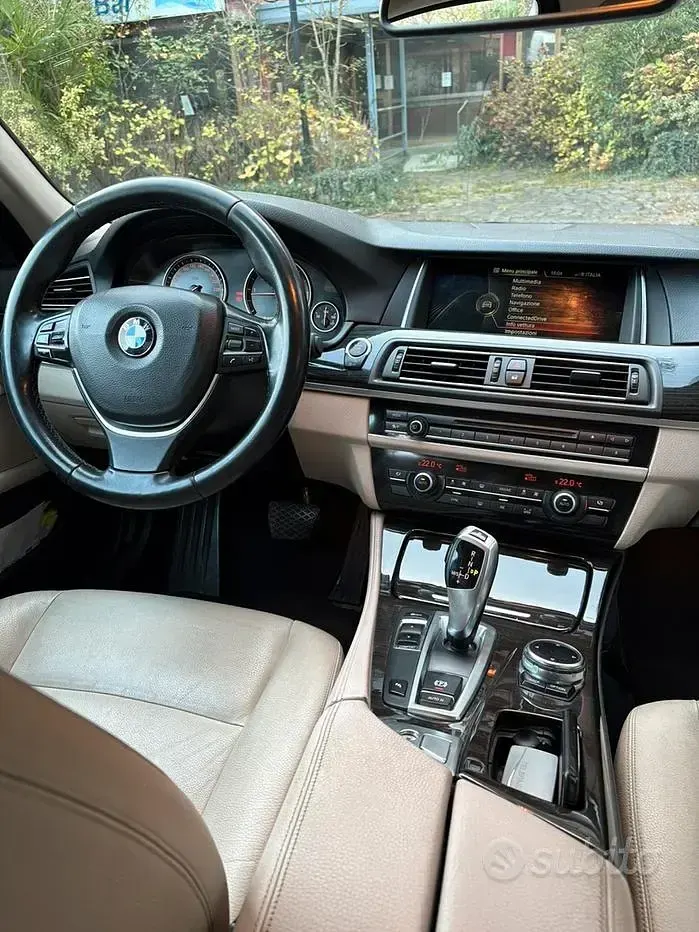 Usata BMW 520 Luxury Line 190 CV (139 kW) 2014 Grigio Station wagon