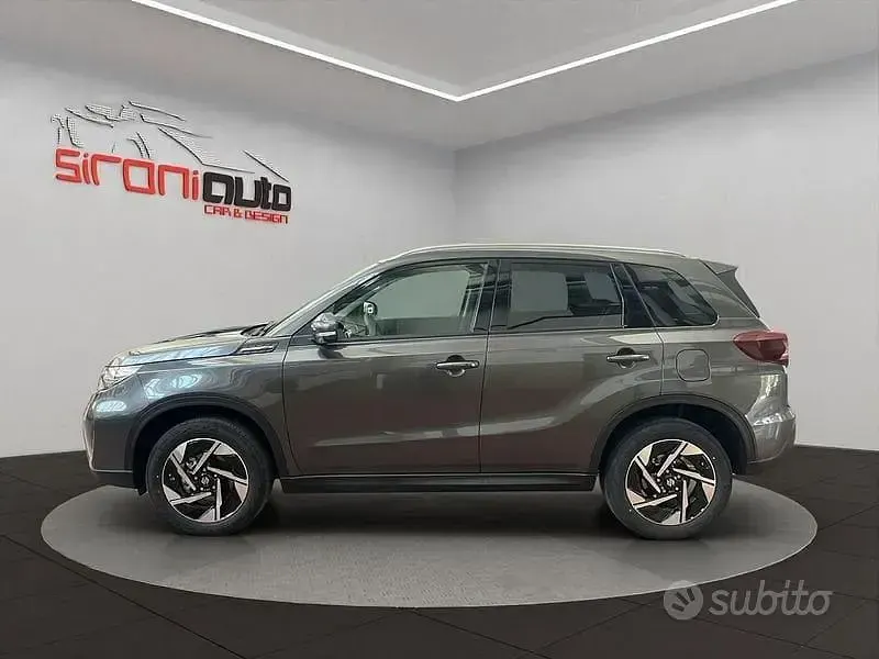 Nuova Suzuki Vitara 110 CV (80 kW) 2025 Grigio SUV