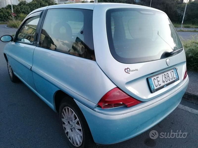 Usata Lancia Ypsilon 2003 Blu Utilitaria