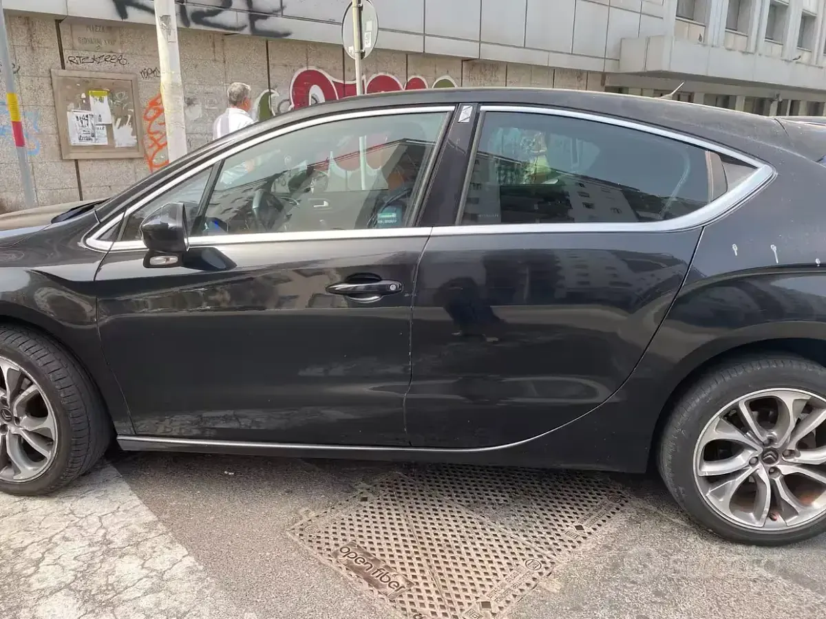 Usata DS Automobiles DS4 So Chic 111 CV (81 kW) 2013 Nero Berlina