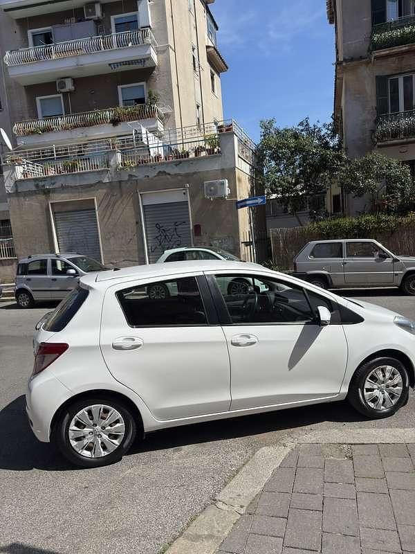 Usata Toyota Yaris 69 CV (50 kW) 2013 Utilitaria