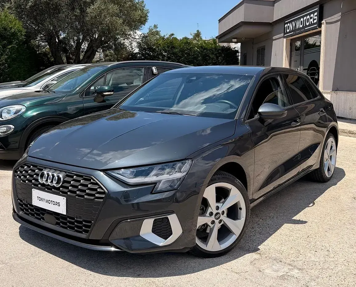 Usata Audi A3 Sport 150 CV (110 kW) 2022 Grigio Berlina