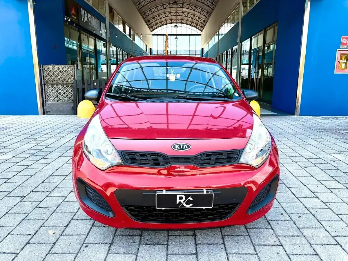 Usata Kia Rio 85 CV (62 kW) 2012 Rosso Berlina