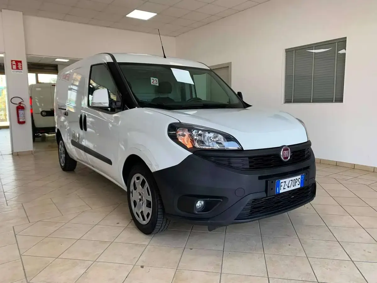 Usata Fiat Doblò 120 CV (88 kW) 2019 Bianco Monovolume