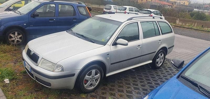 Usata Skoda Octavia Elegance 110 CV (80 kW) 2001 Argento Station wagon