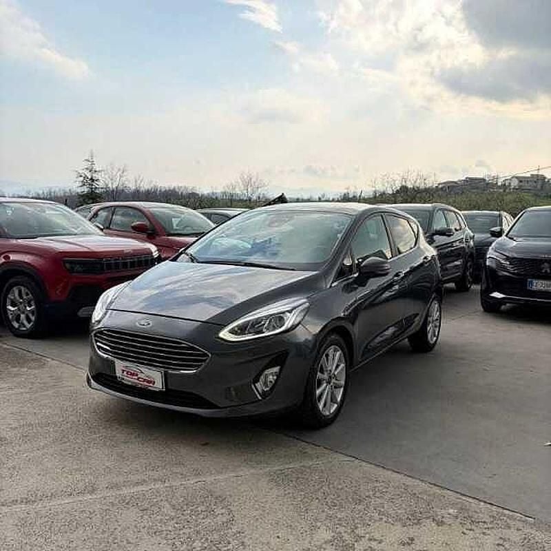 Usata Ford Fiesta Titanium 86 CV (63 kW) 2018 Grigio Utilitaria