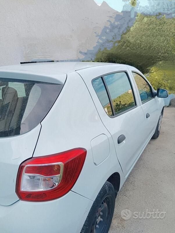 Usata Dacia Sandero 75 CV (55 kW) 2014 Bianco Utilitaria