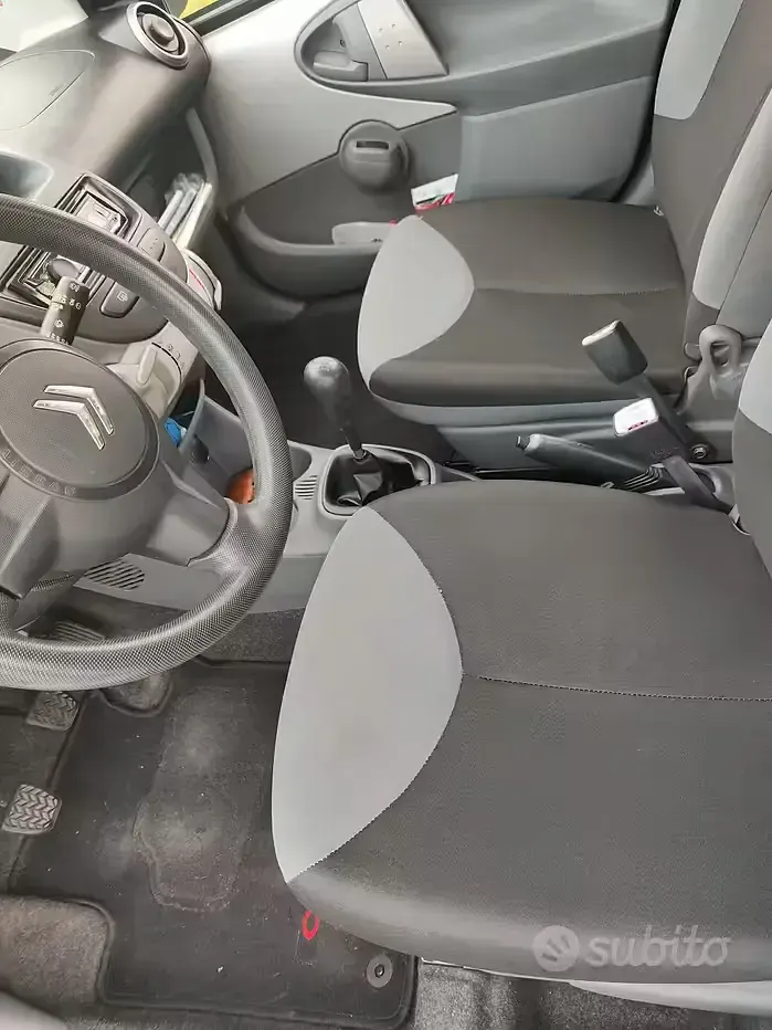 Begagnad Citroën C1 68 HK (50 kW) 2008 Grå Halvkombi