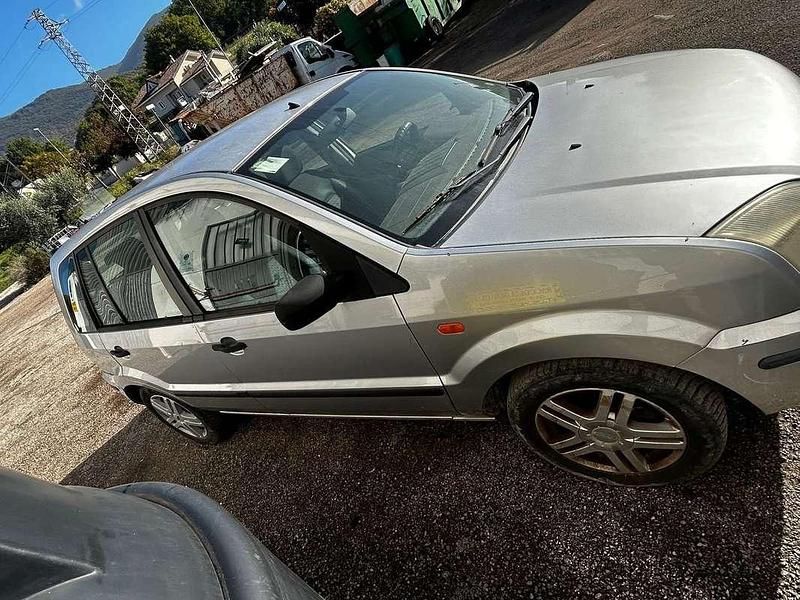 Usata Ford Fusion Collection 68 CV (50 kW) 2003 Monovolume