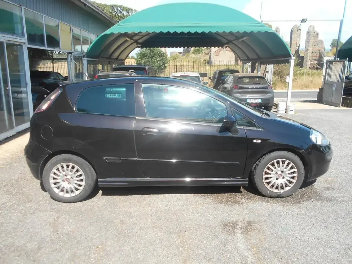 Usata Fiat Punto Evo Active 95 CV (69 kW) 2012 Nero Utilitaria