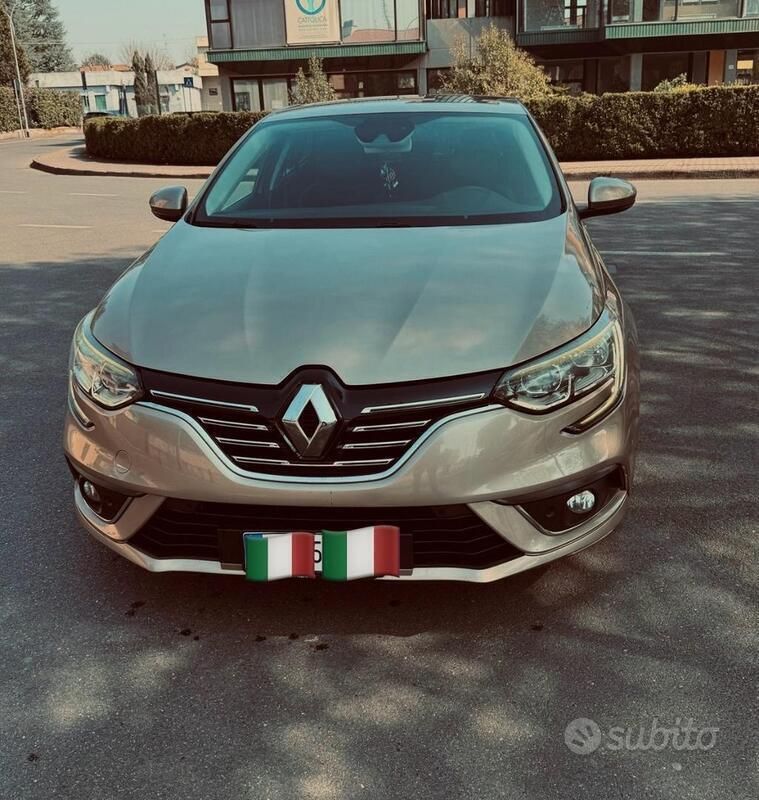 Marrone Usata 2017 Renault Mégane IV Tre volumi | 10.999 € (Cara) - Immagine 1/4